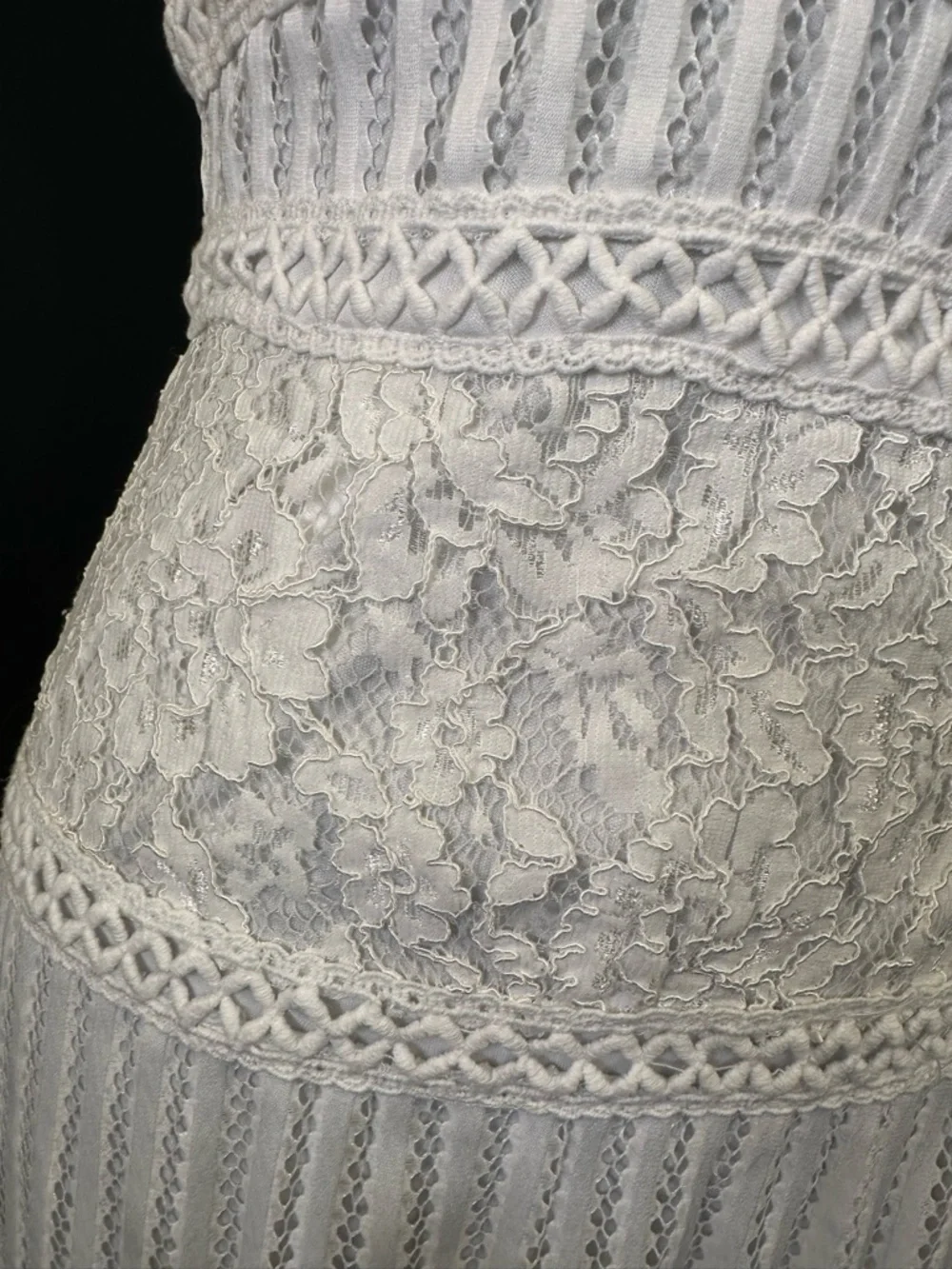 #171- Forever 21 White Lace V-Neck Bodycon Dress - Picture 4 of 9